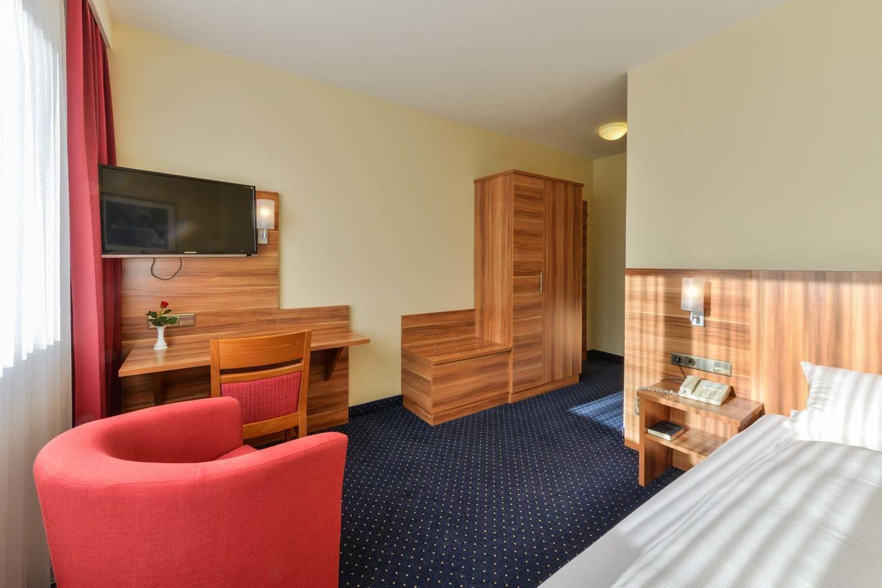 Hotel-Gasthof Rotes Ross Heroldsberg Eksteriør bilde