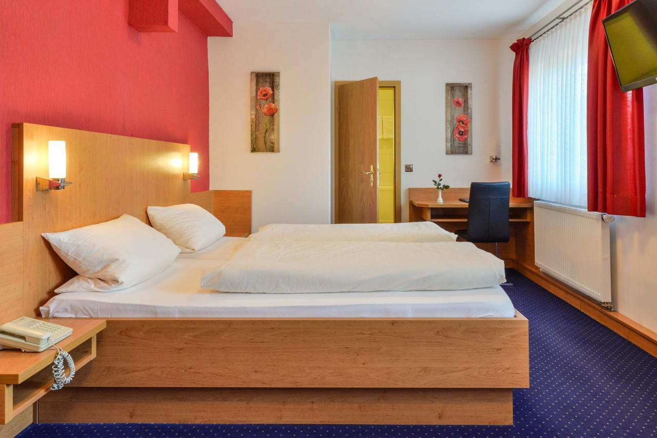 Hotel-Gasthof Rotes Ross Heroldsberg Eksteriør bilde
